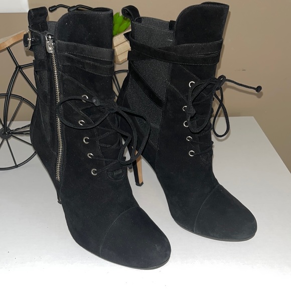 OSCAR de La Renta- Suede Black Lace up boots- Size 37- box included - Picture 3 of 7